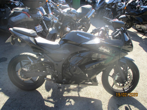 KAWASAKI NINJA 250R accidentée RSV N°12707