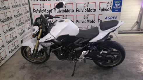 SUZUKI GSR 750 ACCIDENTE RSV N°22675