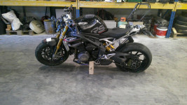 TRIUMPH SPEED TRIPLE 1200 Accidentée RSV N°19684