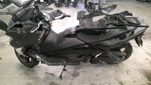 YAMAHA T-MAX 530 DX ACCIDENTE RSV N°20332