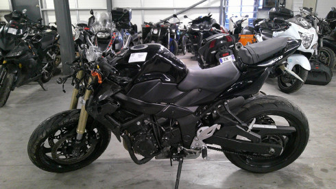 SUZUKI GSR 750 Accidentée RSV N°20475