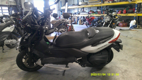 YAMAHA XMAX 400 ACCIDENTE RSV N°21390