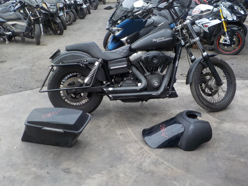 HARLEY-DAVIDSON STREET BOB 1584 ACCIDENTE petit choc riv carte grise  N°15845