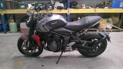 TRIUMPH TRIDENT 660 ACCIDENTE RSV N°19762