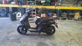 PEUGEOT KISBEE en lot ou a l