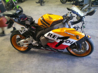 HONDA CBR 1000 RR ACCIDENTE RSV N°18670