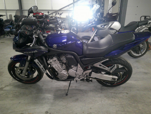 YAMAHA FZS FAZER 1000  Accidentée RSV N°19124